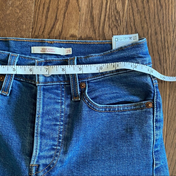 Levi’s Wedgie Skinny Jeans - Picture 7 of 13